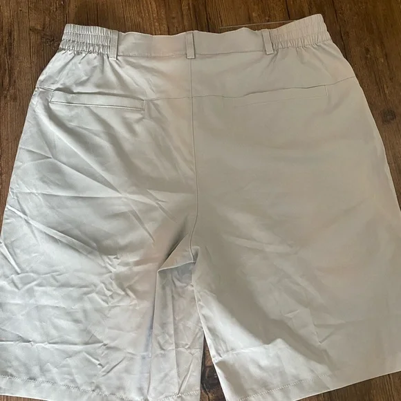 Gradual L gray Flat Front Shorts with Classic Design - Picture 3 of 5